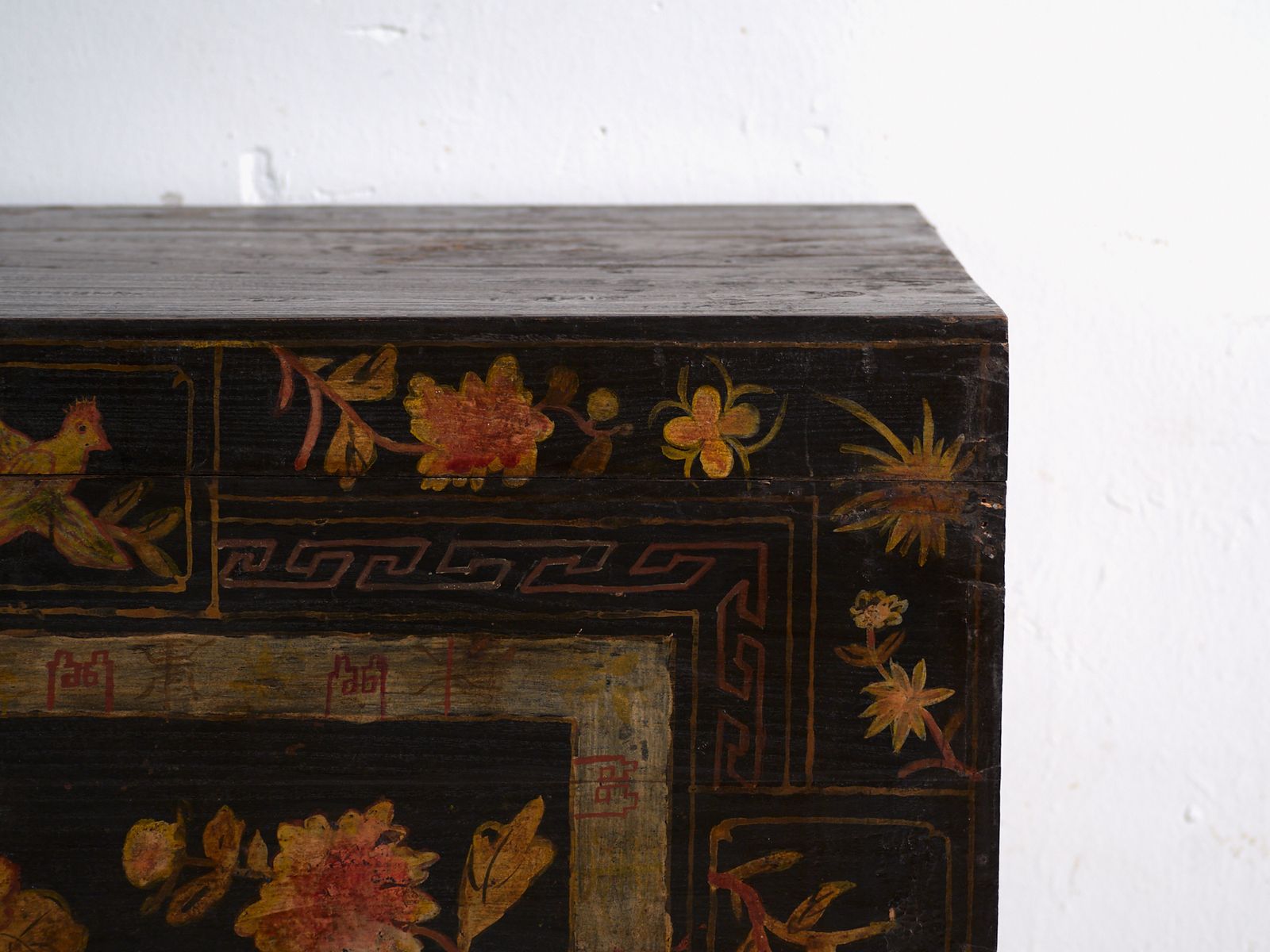 photo furniture Antique Painted Trunk In Pine Wood – China, Circa 1900