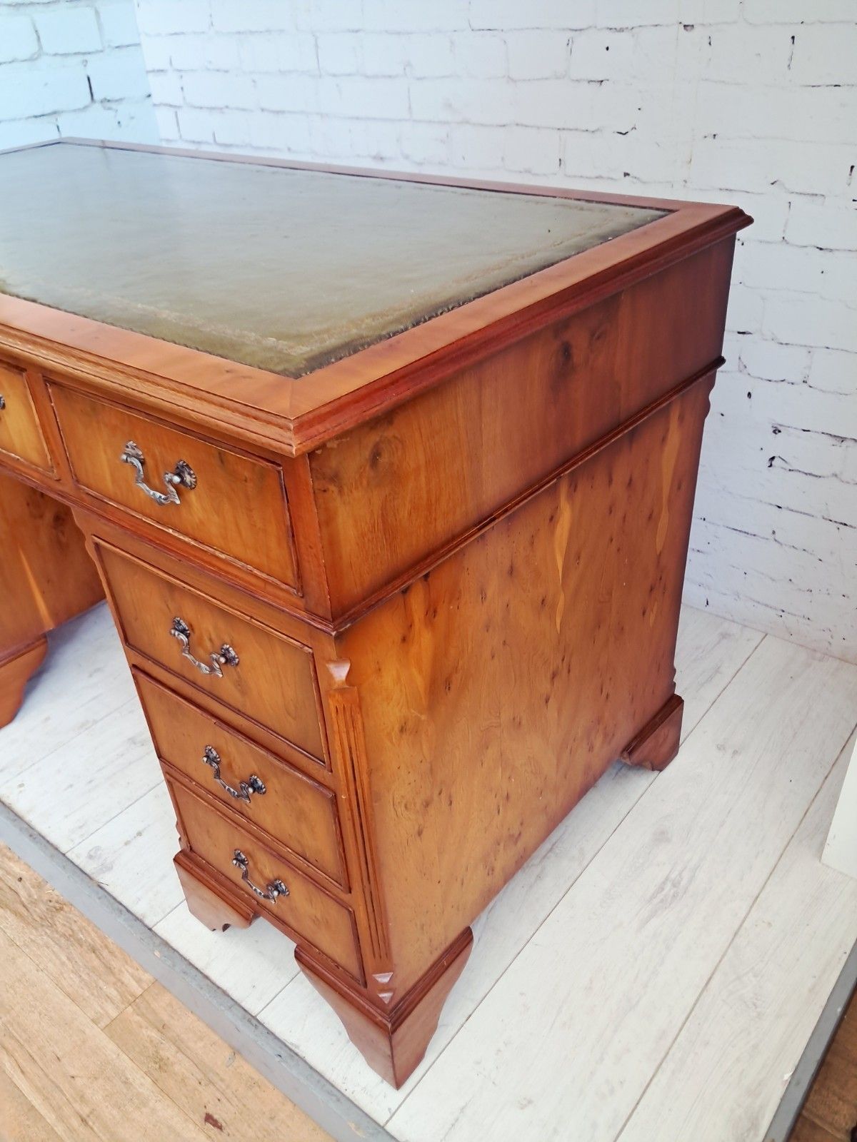 photo vintage Antique Twin Pedestal Desk Wooden Vintage Desk Yew Wood Leather Top 1980