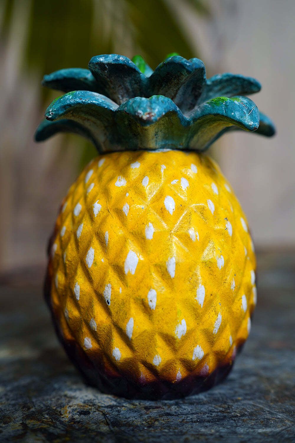 A Pair Of Mid 20thc Novelty Cold Painted Cast Metal Bookends In The Form Of A Pineapple C.1960 70 photo vinterior