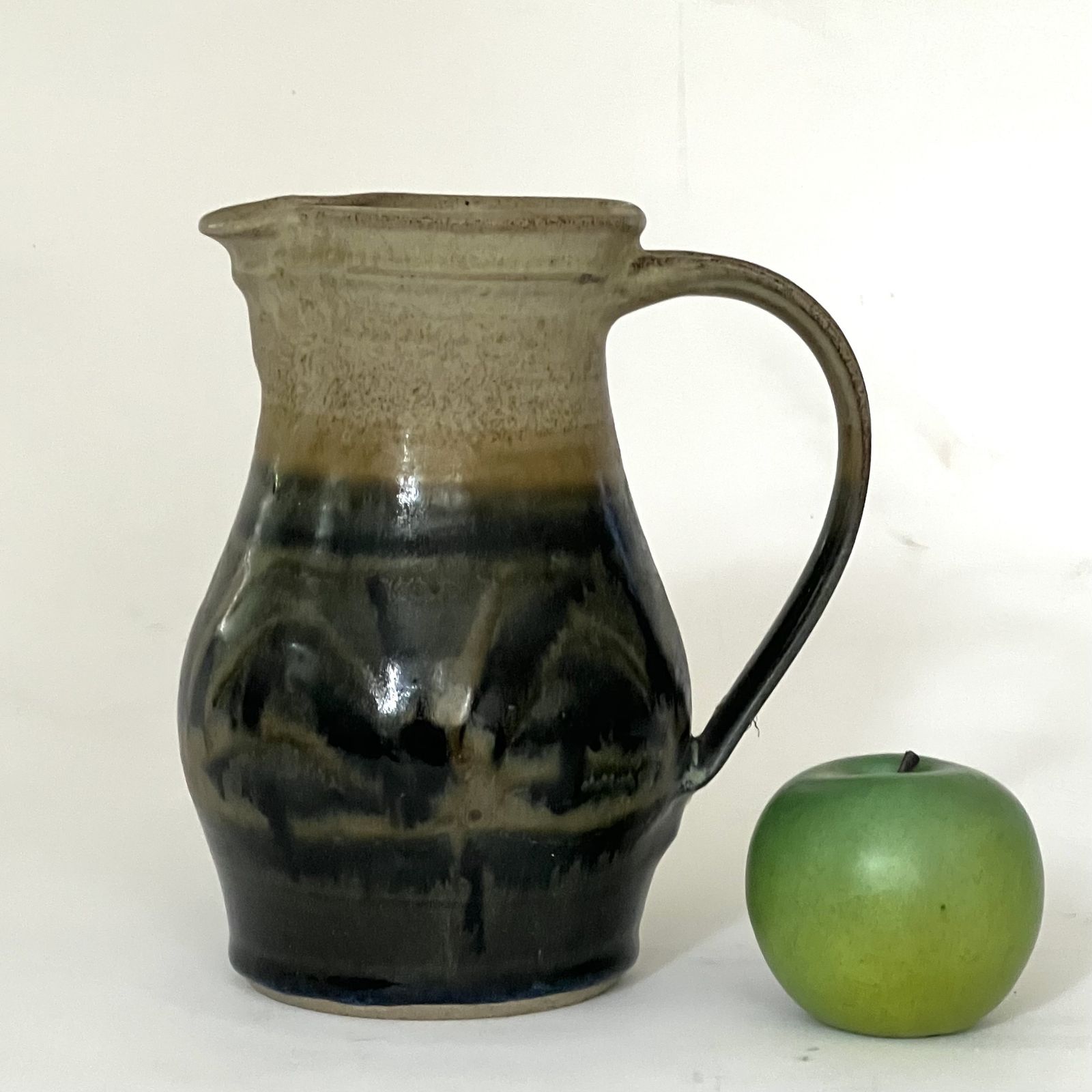 Rustic Stoneware Pitcher. photo 112.0