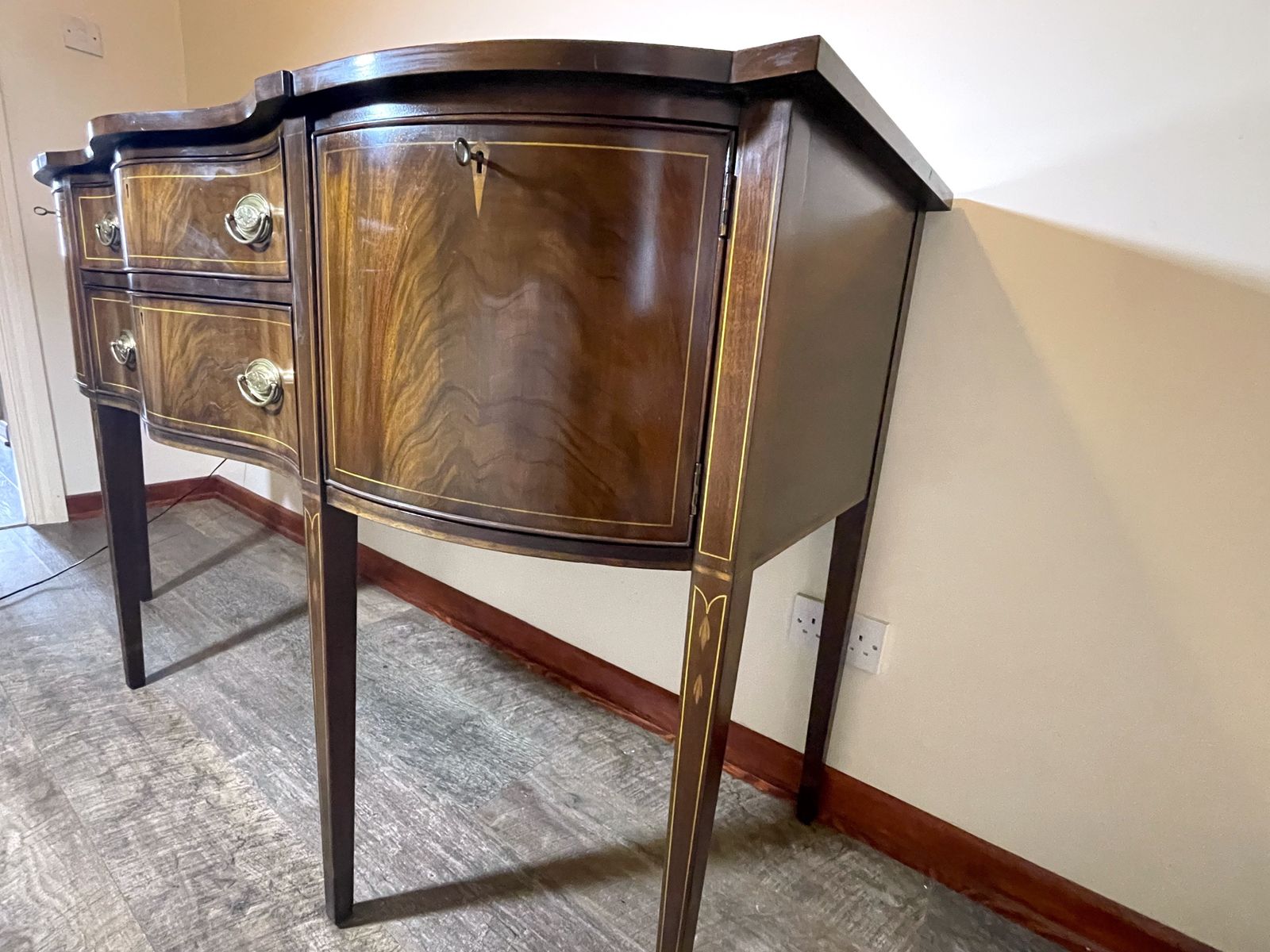 Stunning Vintage Virginia Galleries Serpentine Long Sideboard photo Furniture