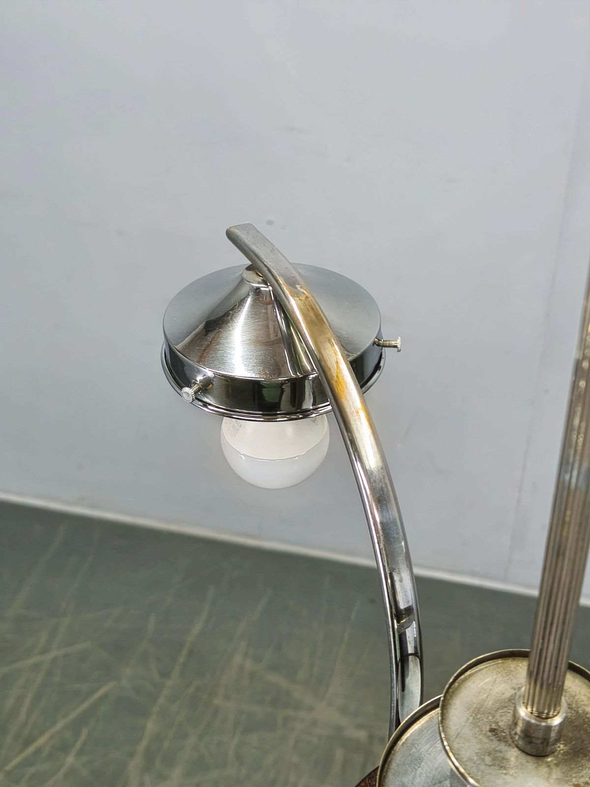 Luminaires Lustre Art déco tchèque des années 1930 à quatre abat-jour en verre opaline photo