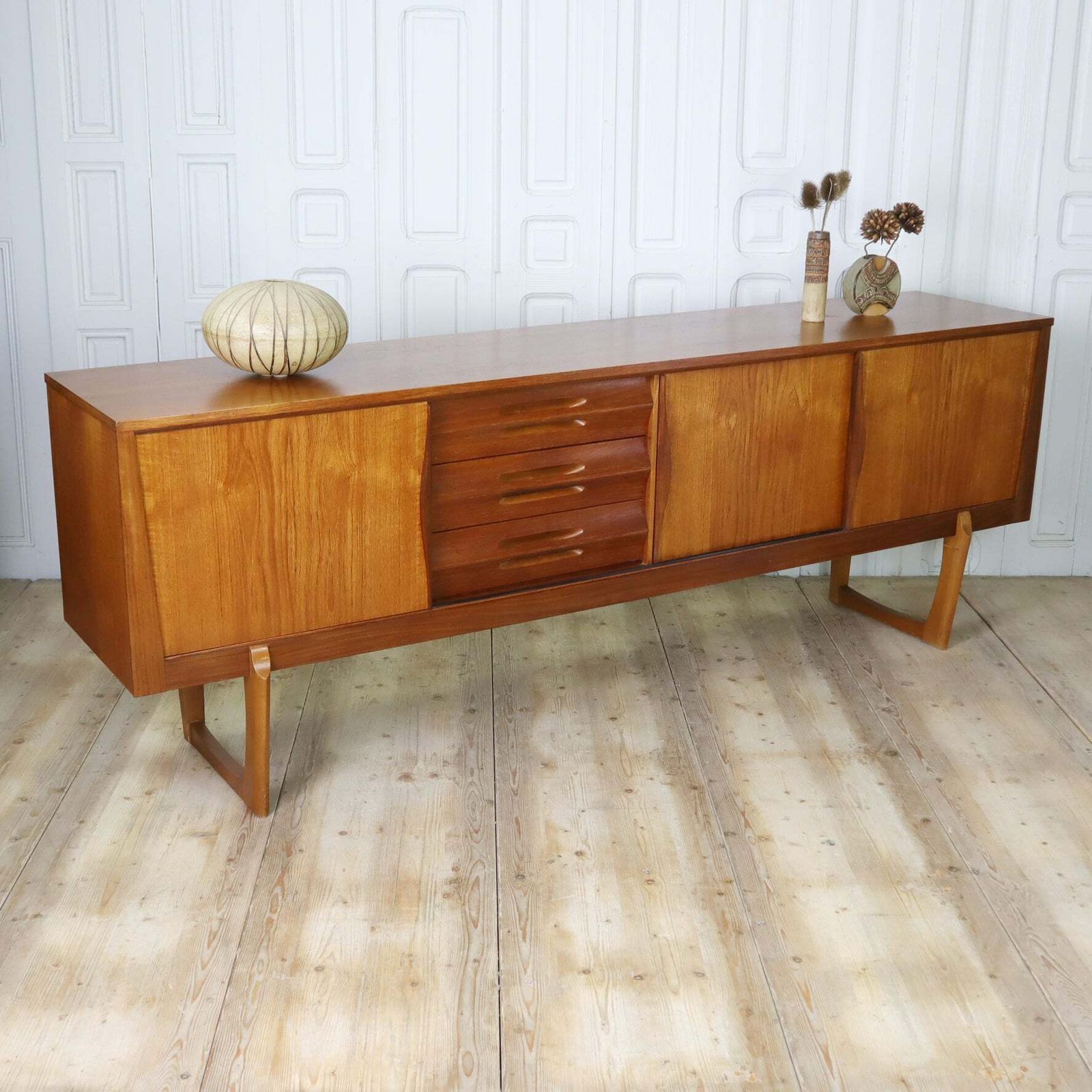 Vintage Teak Large Elliots Of Newbury Sideboard 0506b photo vintage
