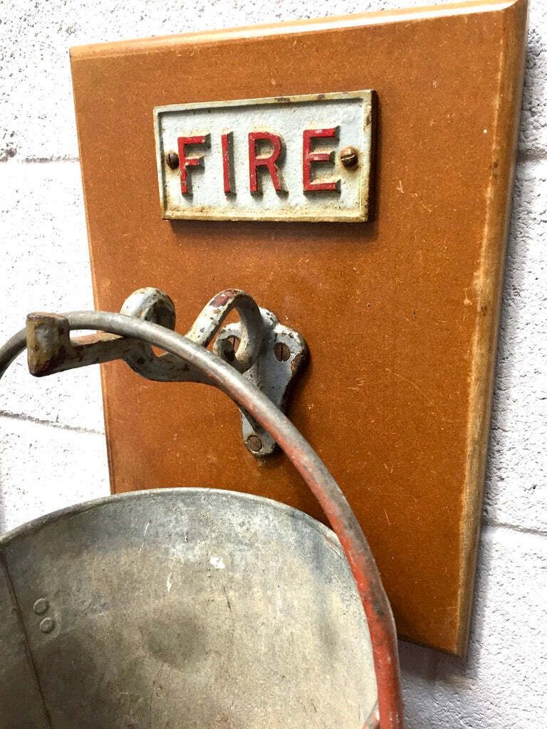 photo furniture Antique Red Galvanised Fire Bucket & Handle / Original Wooden Wall Bracket Sign