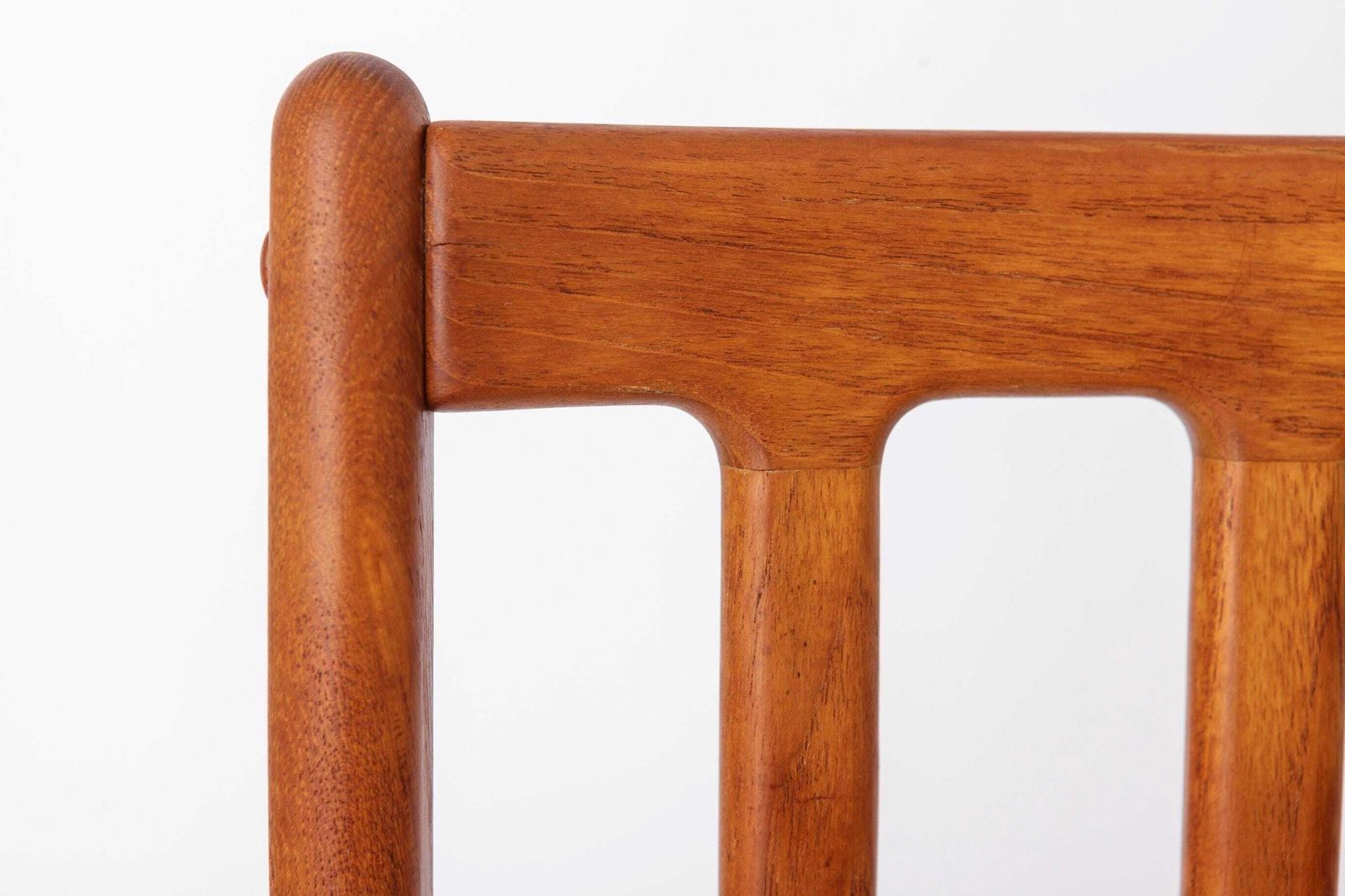 Set van 6 Uldum Møbelfabrik eetkamerstoelen – Deens teakhout, ca. jaren 1960, mid-century modern, nagezien en opgeknapt photo vintage