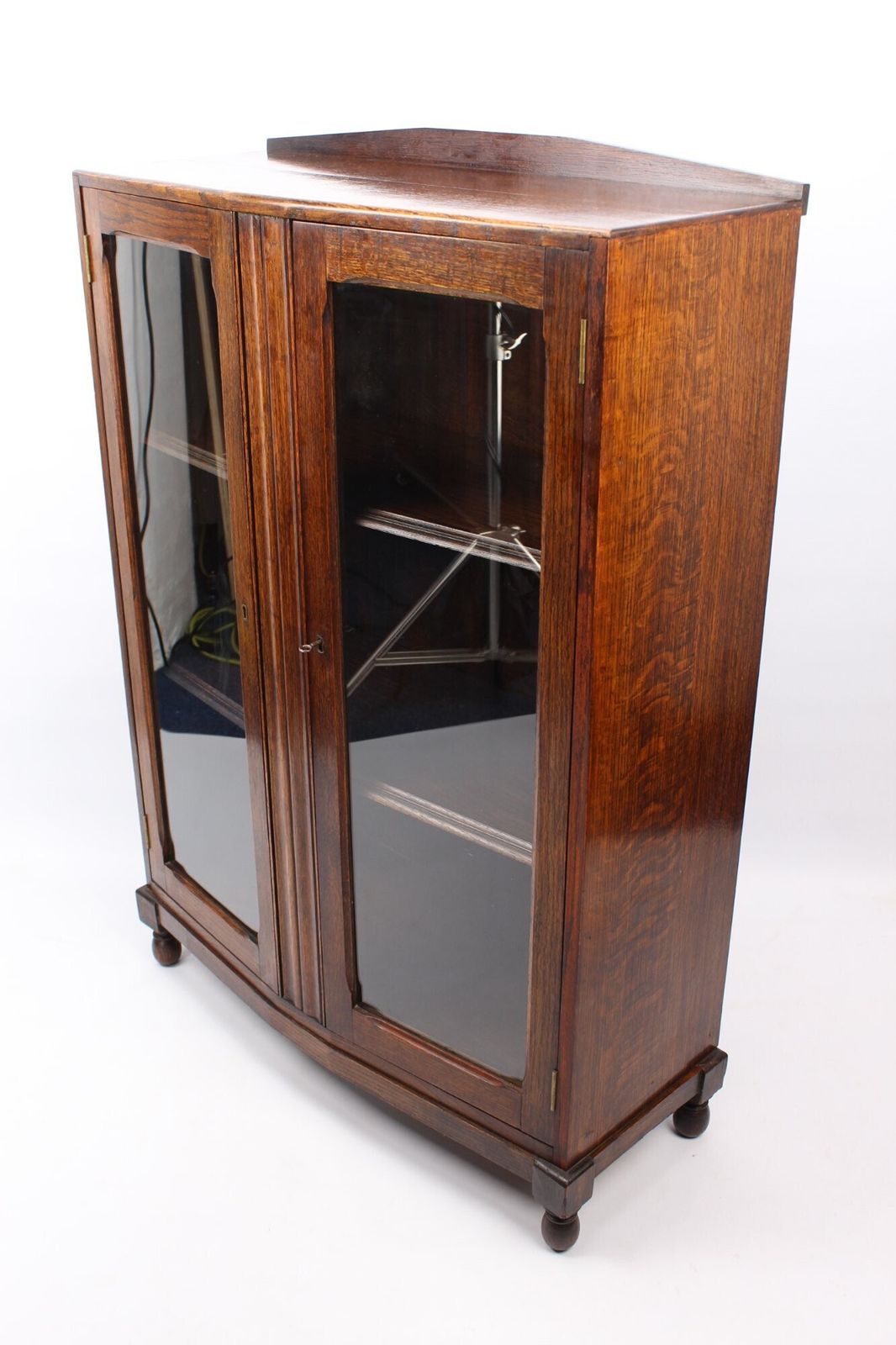 Small & Slim 1920s Oak Bookcase photo 600.0