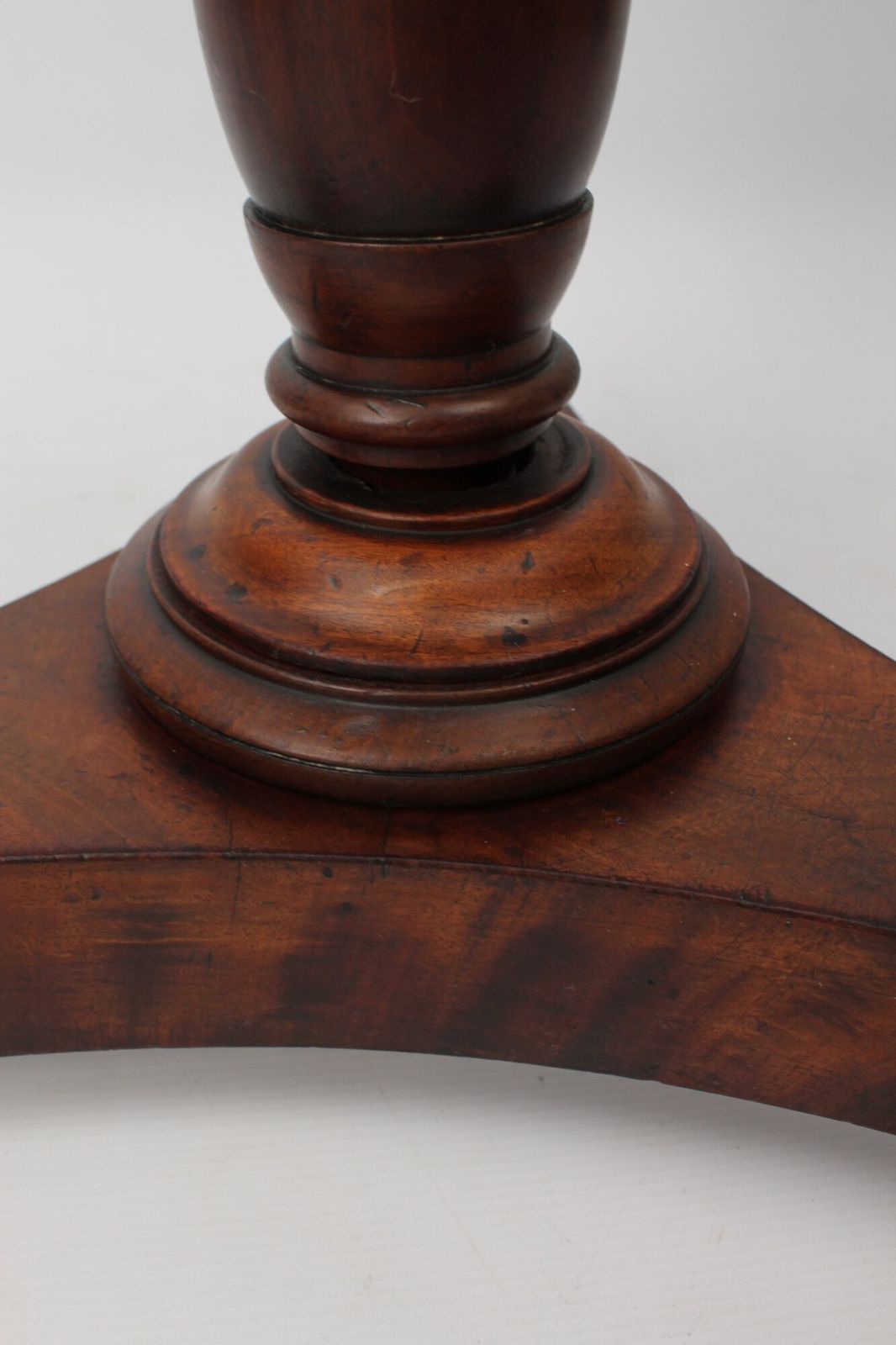 photo furniture William IV Mahogany Wine Table
