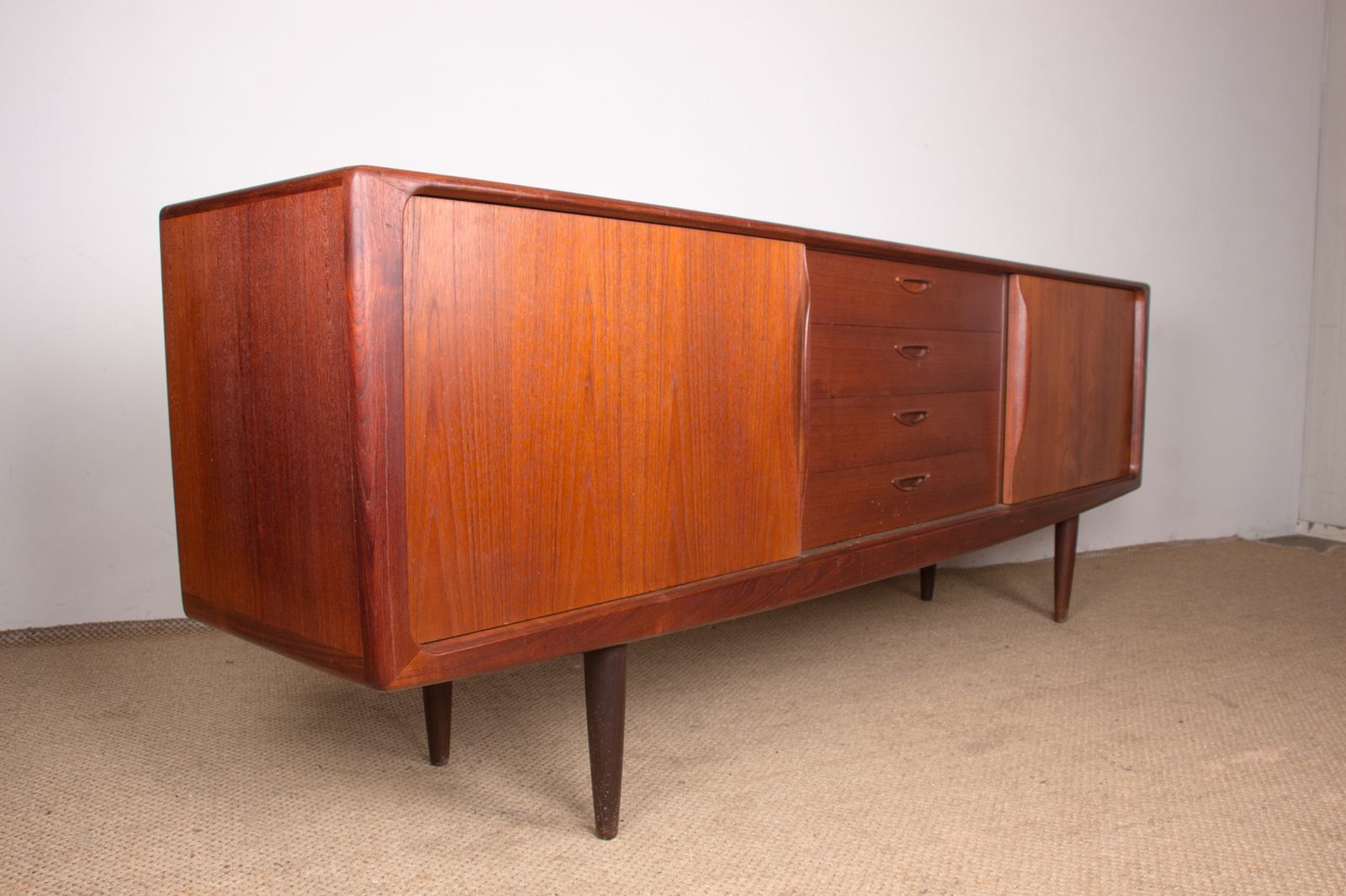 photo vinterior Danish Teak Sideboard By Henry Walter Klein For Bramin 1960.