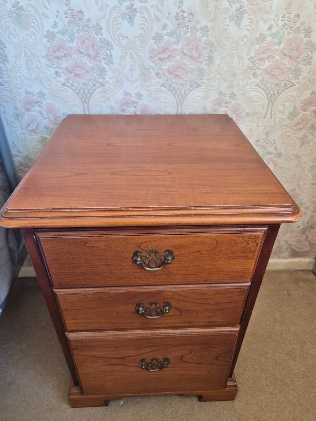 photo for sale Younger Cherry Wood Bedroom Furniture Set