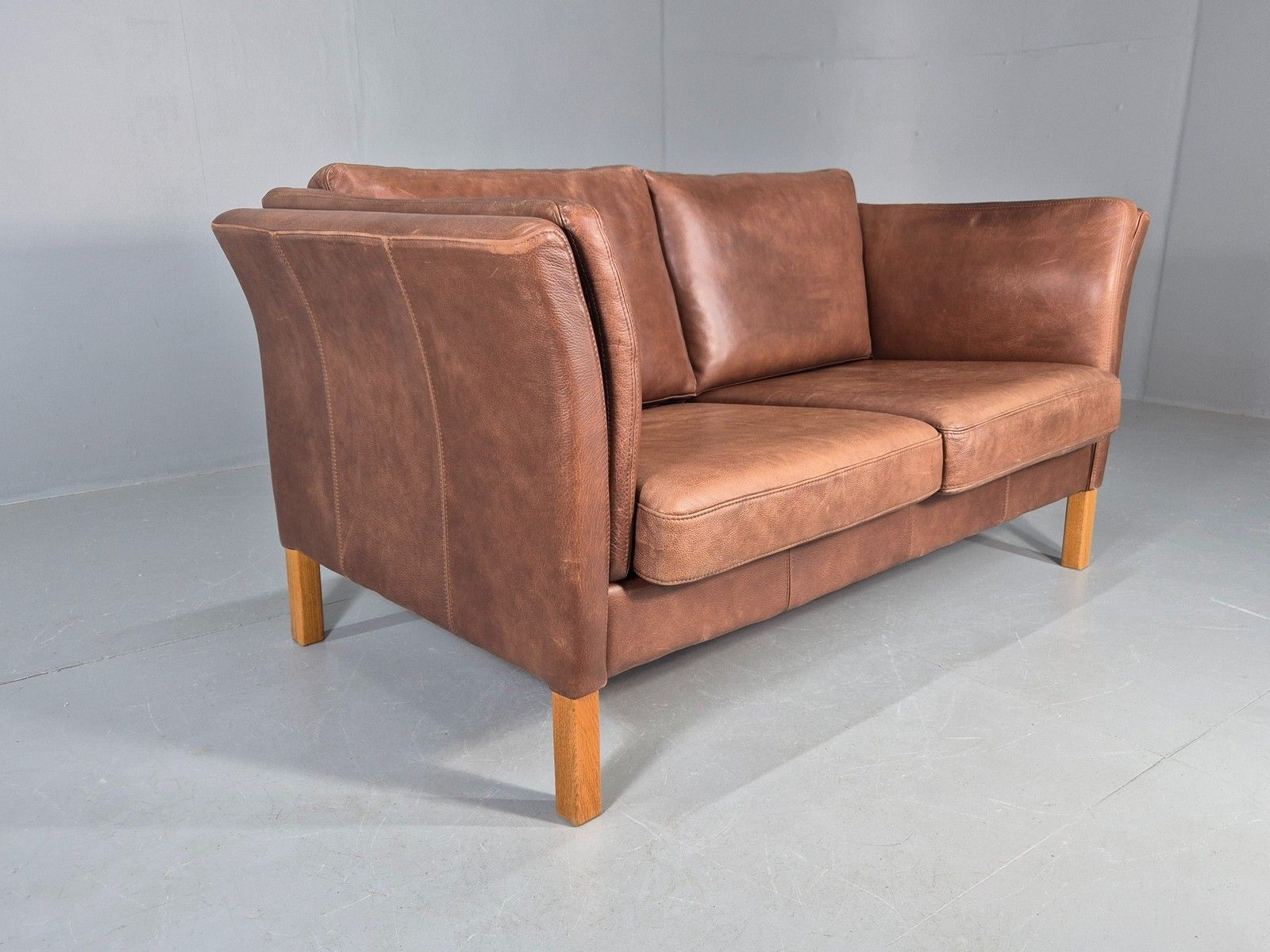 photo furniture Vintage Mid Century 2 Seater Sofa Danish 1980s Leather Retro Eb11636