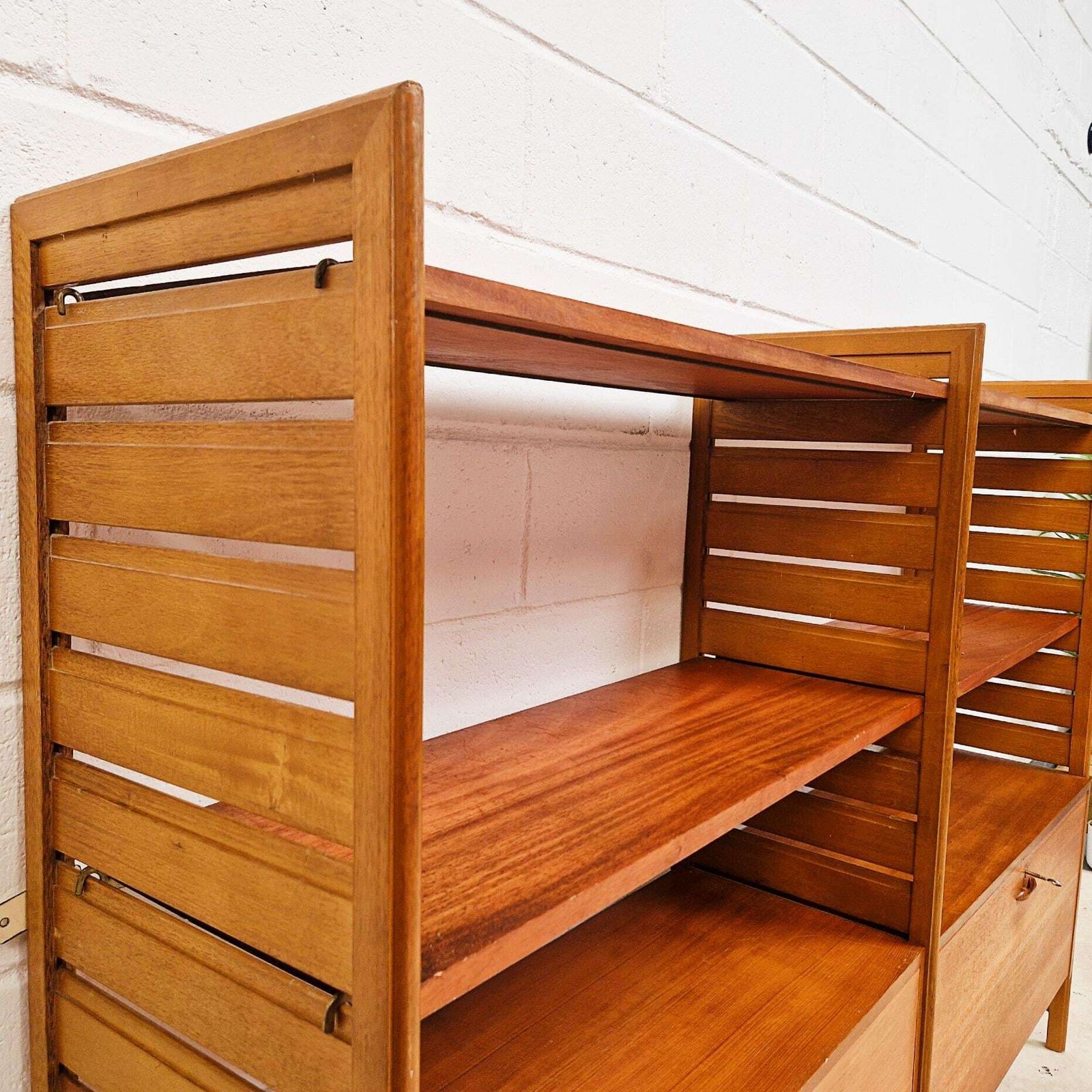photo vintage Staples Ladderax Vintage Mid Century 1960s Danish Design 2 Bay Cabinet Shelf Modular System Pg215