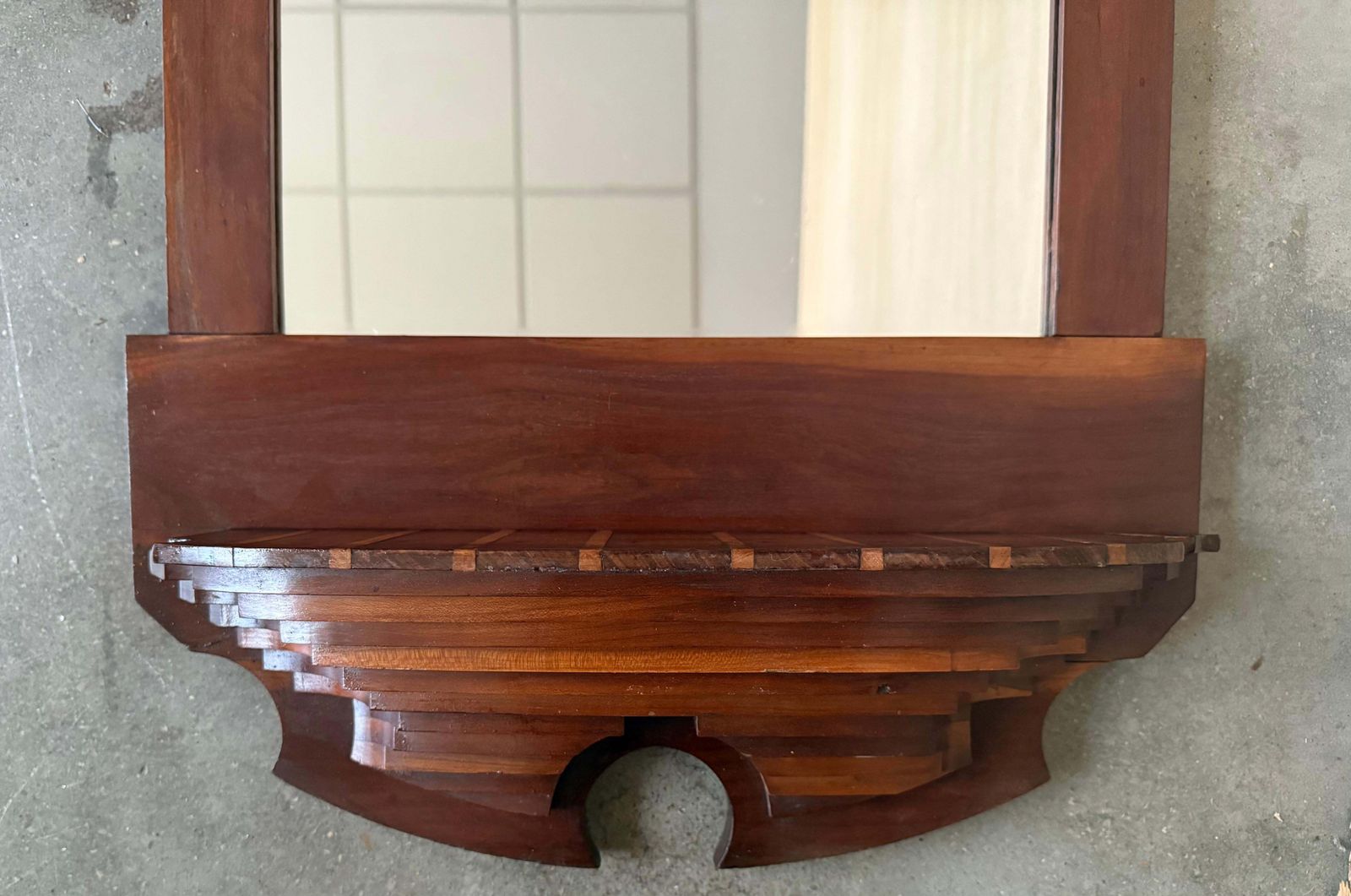 **Paire de miroirs d'époque Art Nouveau avec étagères intégrées** photo 3088.0