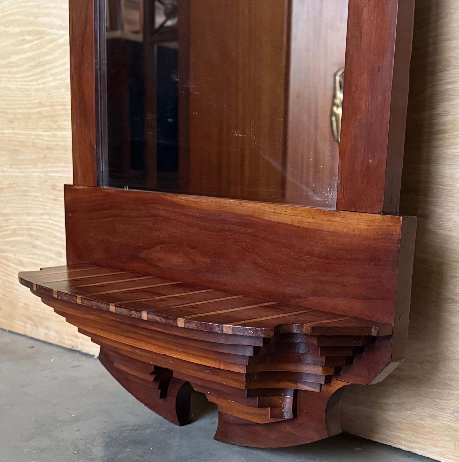photo buy **Paire de miroirs d'époque Art Nouveau avec étagères intégrées**