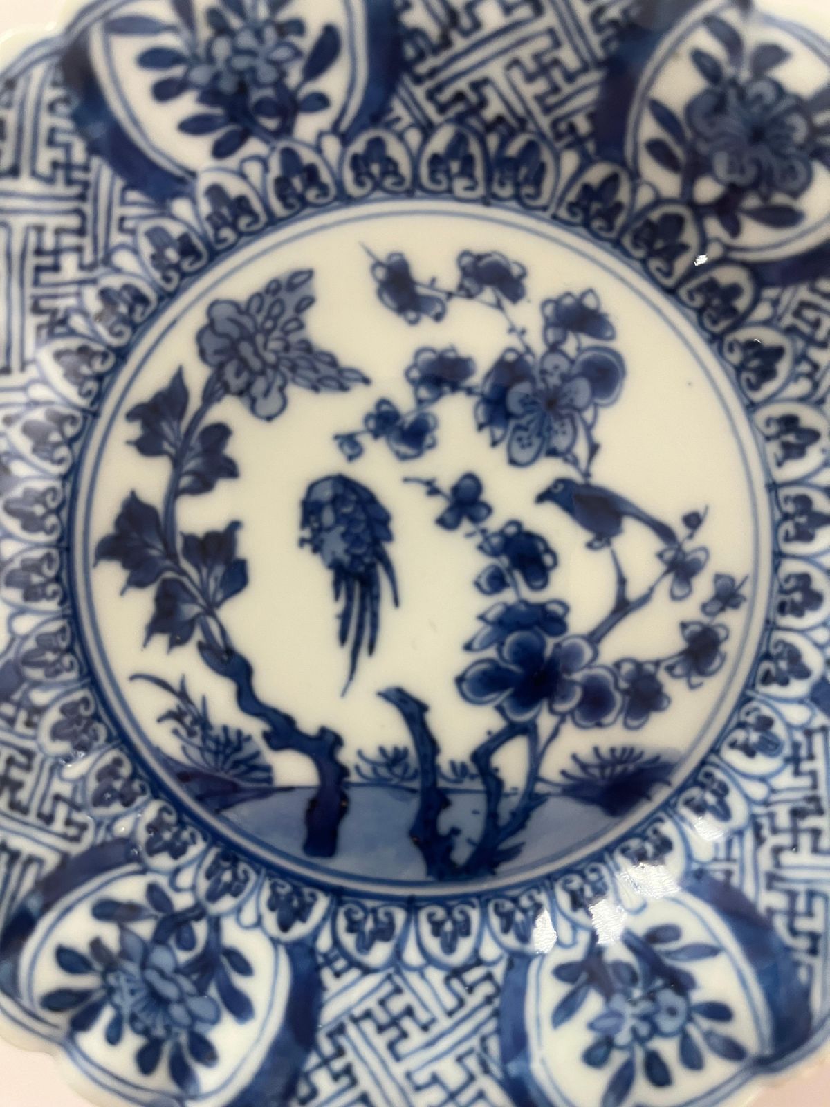Kangxi Periode Blauw en Wit Porseleinen Schoteltje, Fungusmerkteken, ca. 1700 photo Woonaccessoires
