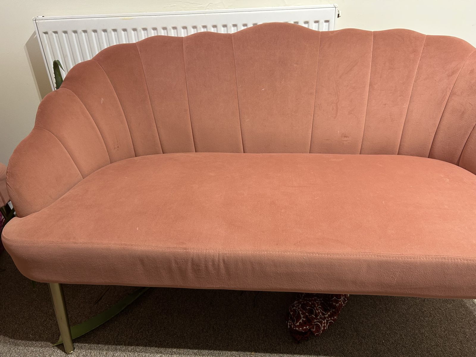 Vintage Shell Shaped Pink Velvet Sofa With Gold Metal Legs photo for sale