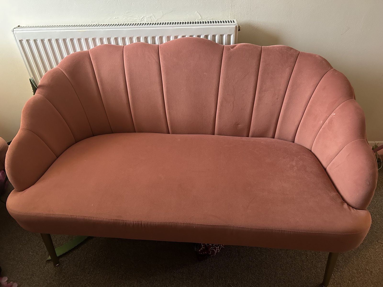 Vintage Shell Shaped Pink Velvet Sofa With Gold Metal Legs photo Furniture