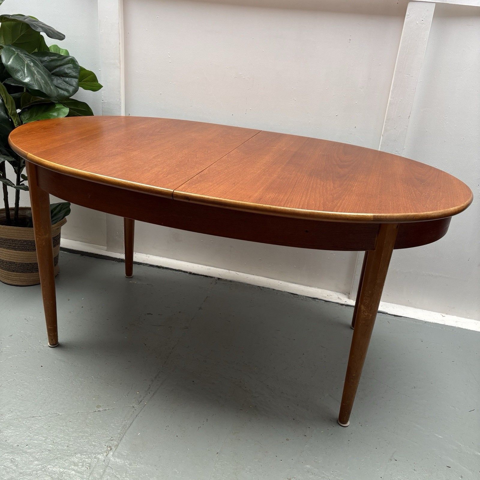 Compact Midcentury Oval Extending Teak Dining Table By Jentique C.1960s
