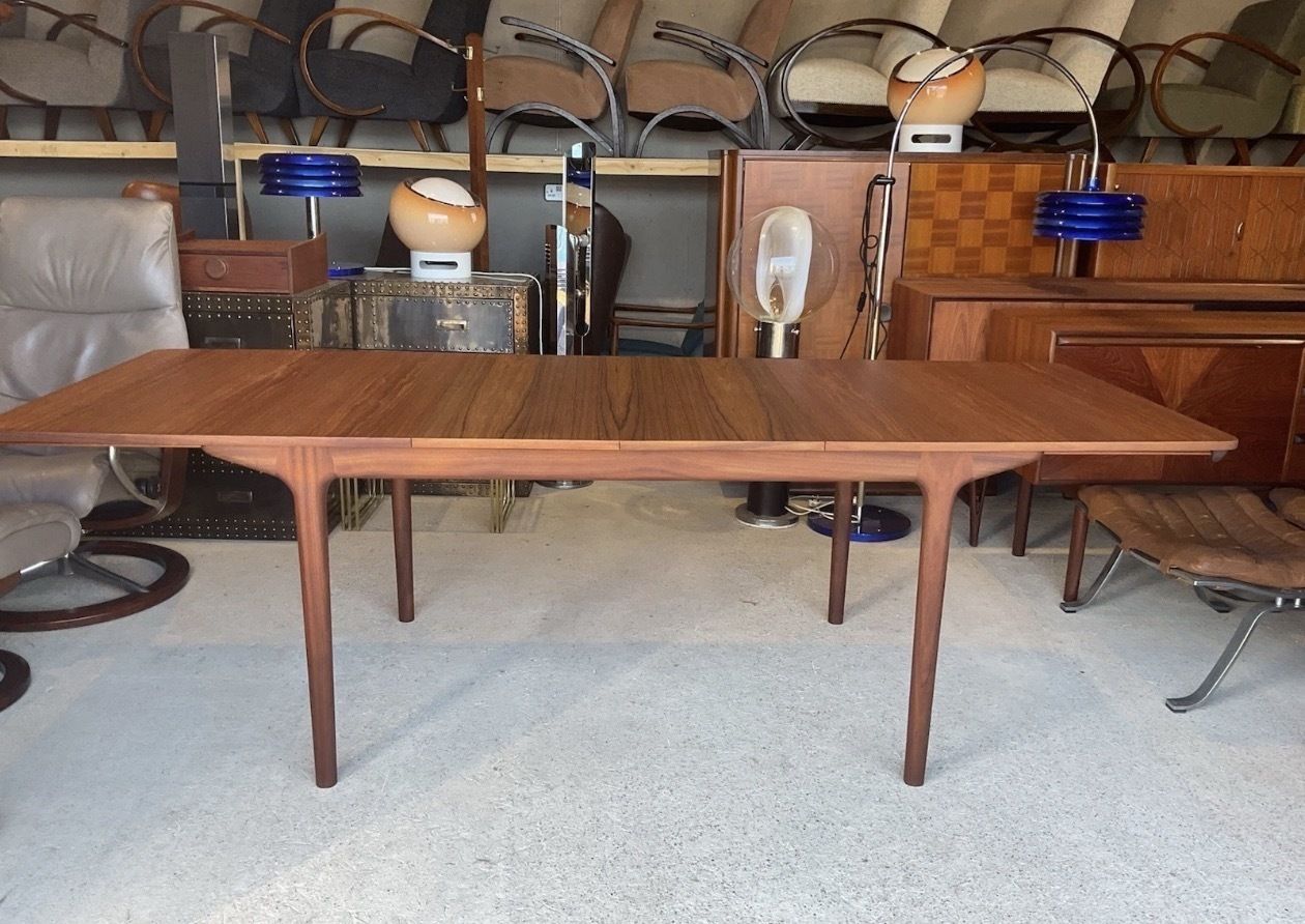 photo vintage Mid Century T3 Teak Macintosh Double Extending Dining Table 1970s