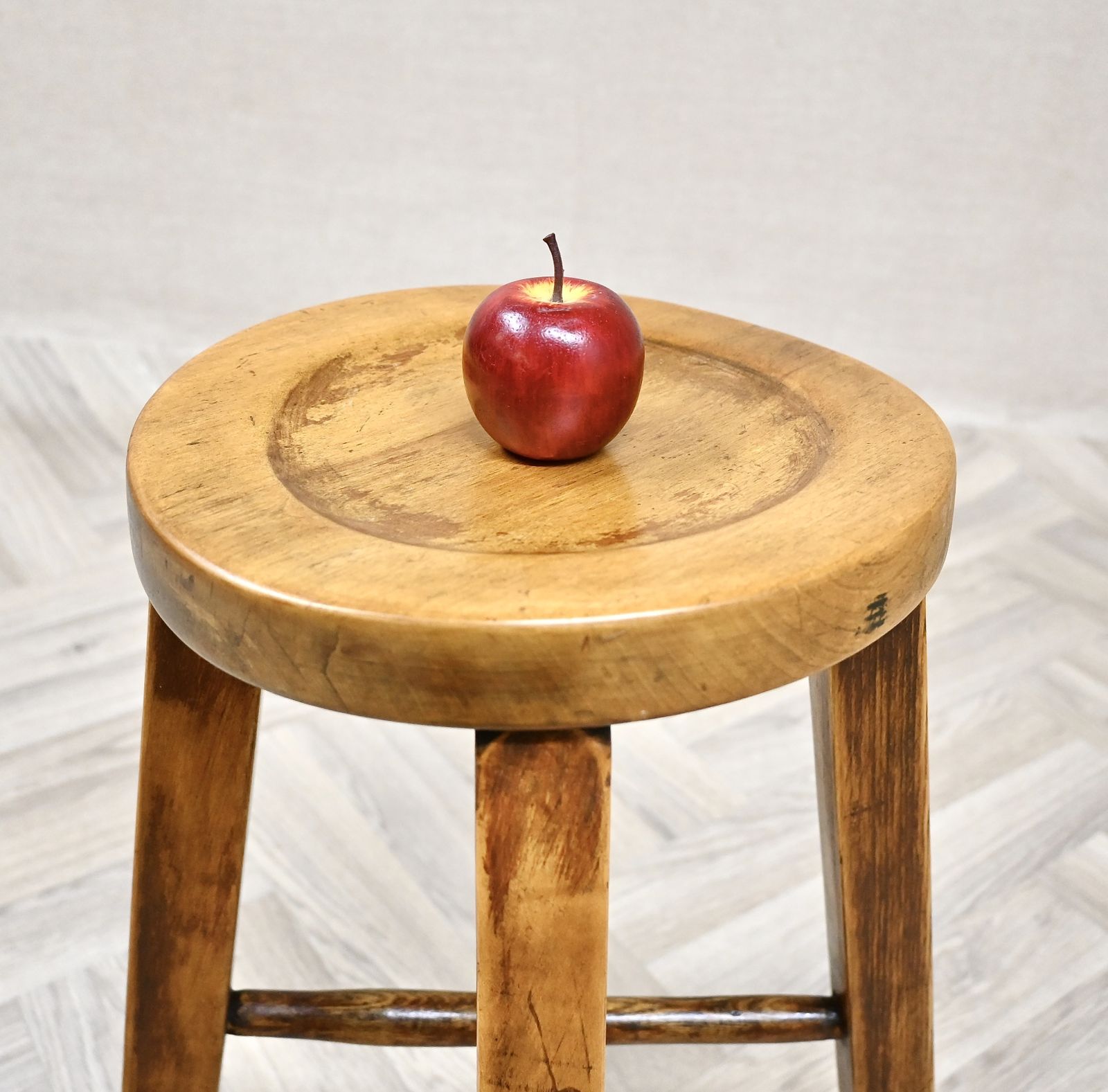 Art Deco Stool photo 175.0