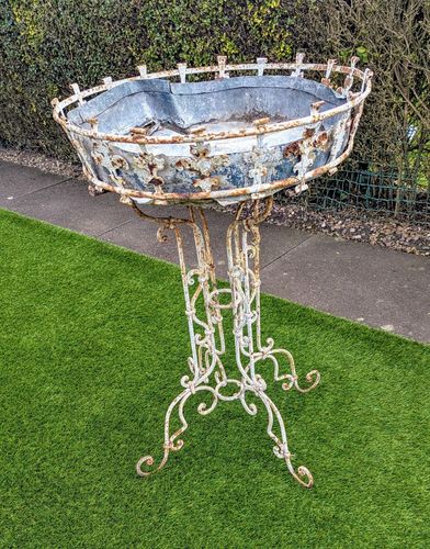 photo furniture Jardinière française en ferronnerie, base en trèfle, vers 1880, livraison disponible 0153