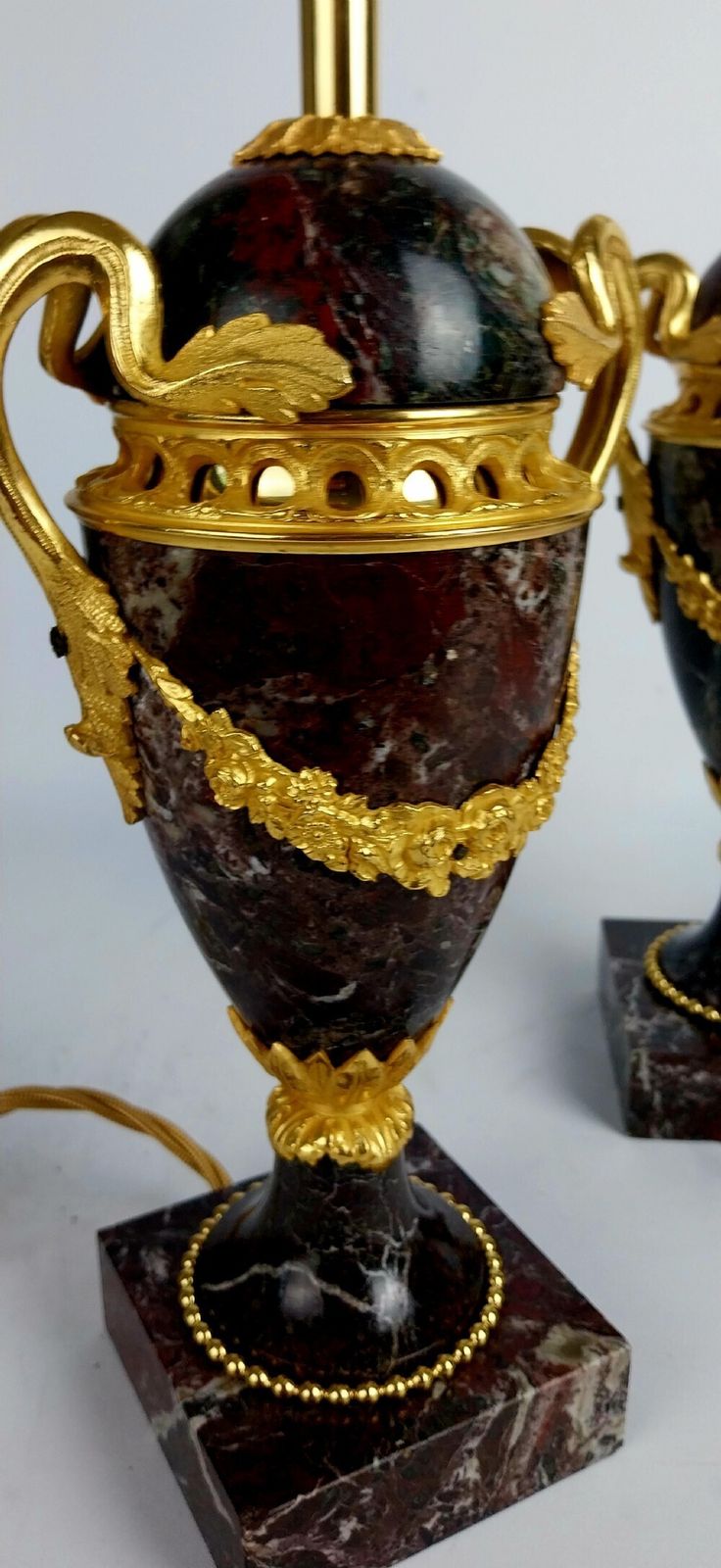 1150.0 A Pair Of Late 19th Century Elegant French Marble Table Lamps With Gilt Bronze Mounts photo