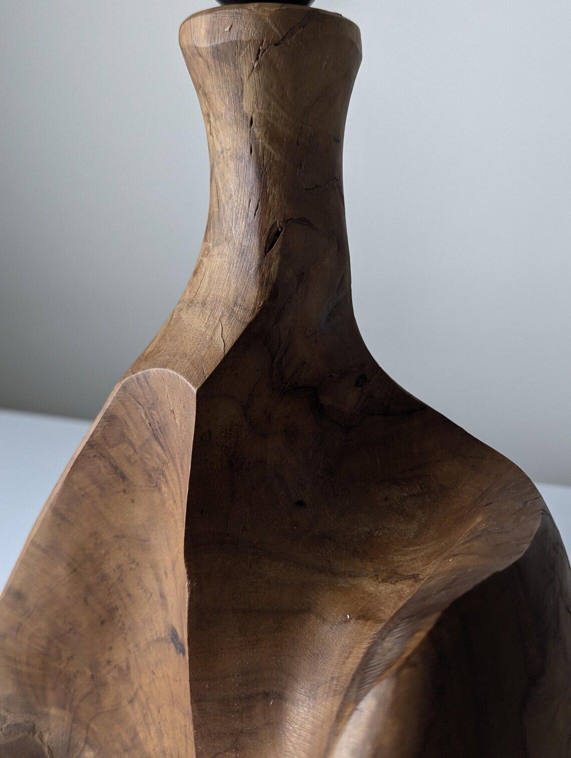 Lampe de table sculpturale en bois d'olivier massif, années 1970 photo 2530.0