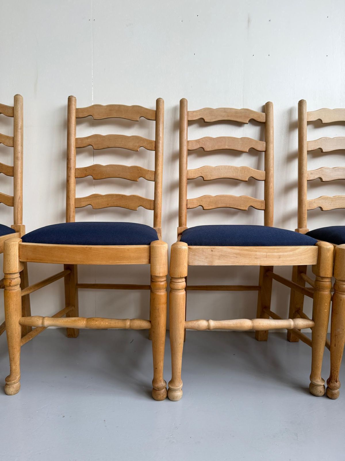 Set Of 4 Rustic Wooden Farmhouse Style Dining Chairs Blue Seats Cabriolet Legs photo for sale