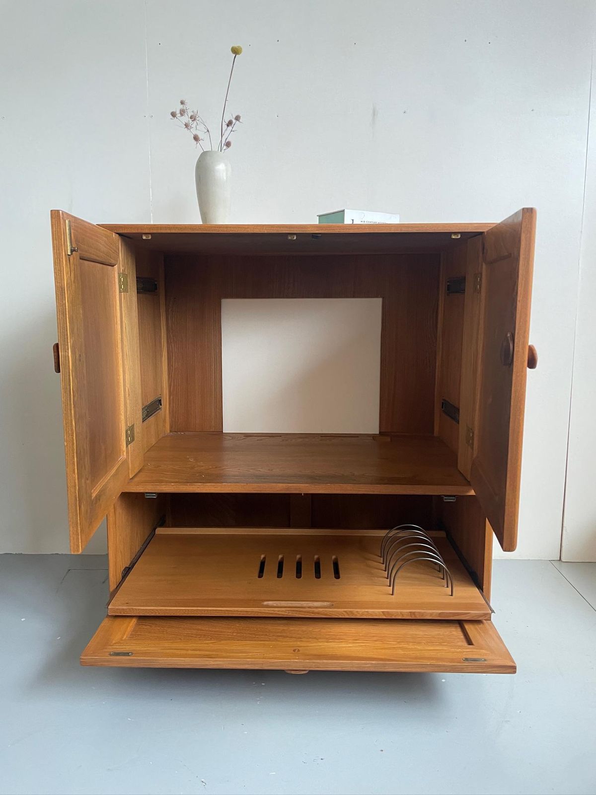 Vintage Ercol 845 Tv Media Elm Cabinet Storage Stand With Pocket Doors photo furniture