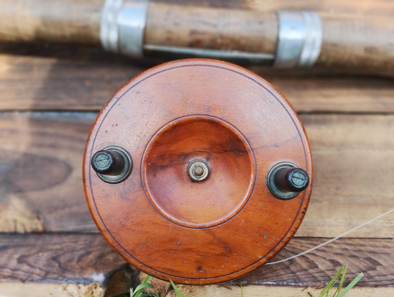 Woonaccessoires Antieke vishaspel met sterrenmotief, mahonie en messing photo