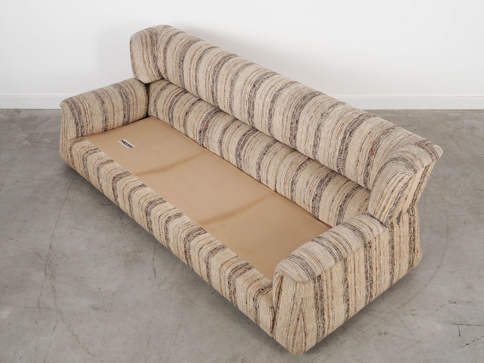 photo buy Driezitsbank, Italiaans design, ca. jaren 1960, geproduceerd door Saporiti