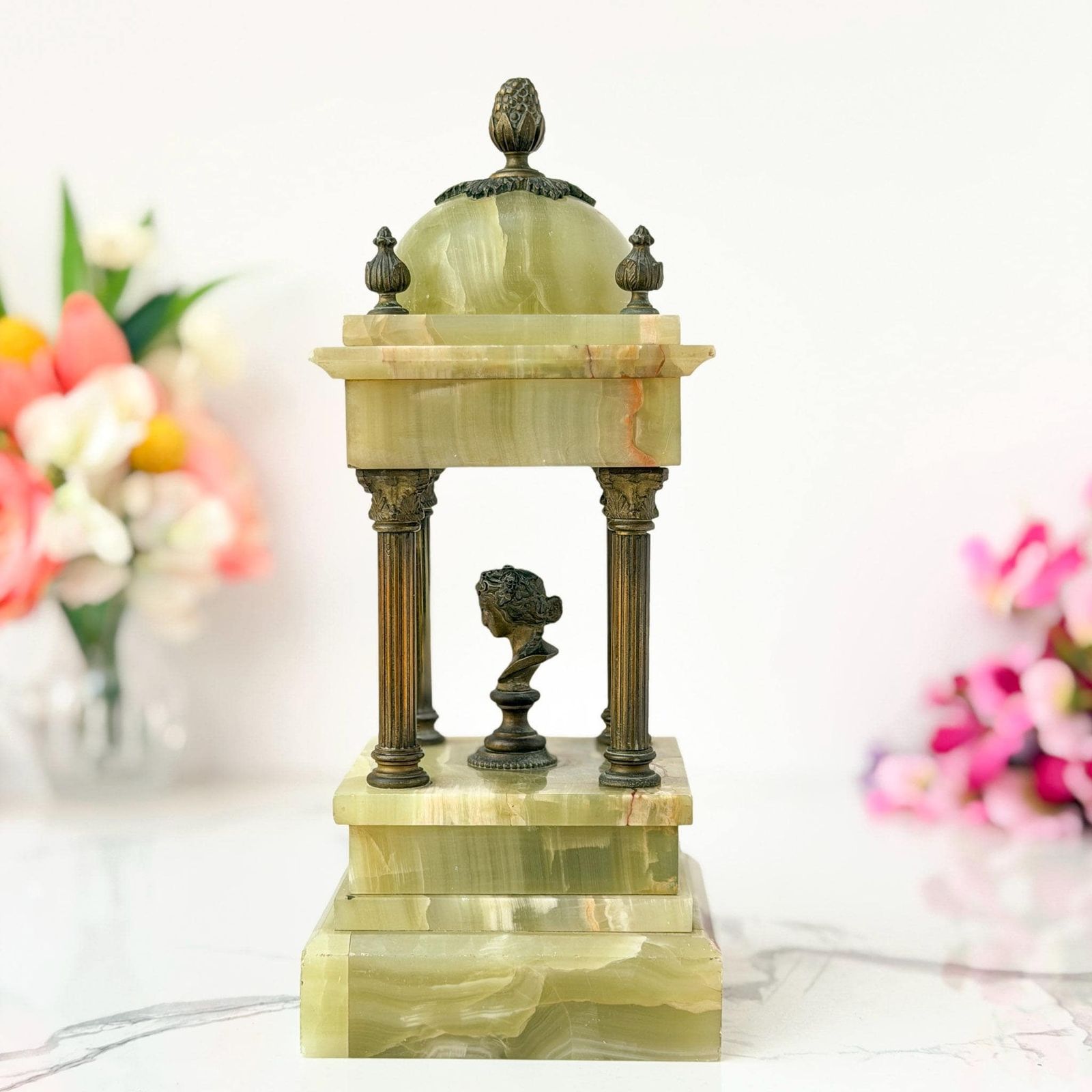 Antiek groen onyx Grand Tour architectonische tempietto met buste photo Kunst