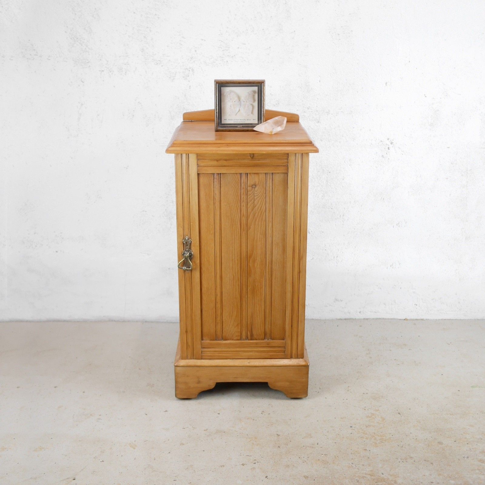 Antique Warm Satin Walnut Bedside Cabinet Pot Cupboard Nightstand Brass #103216 photo for sale