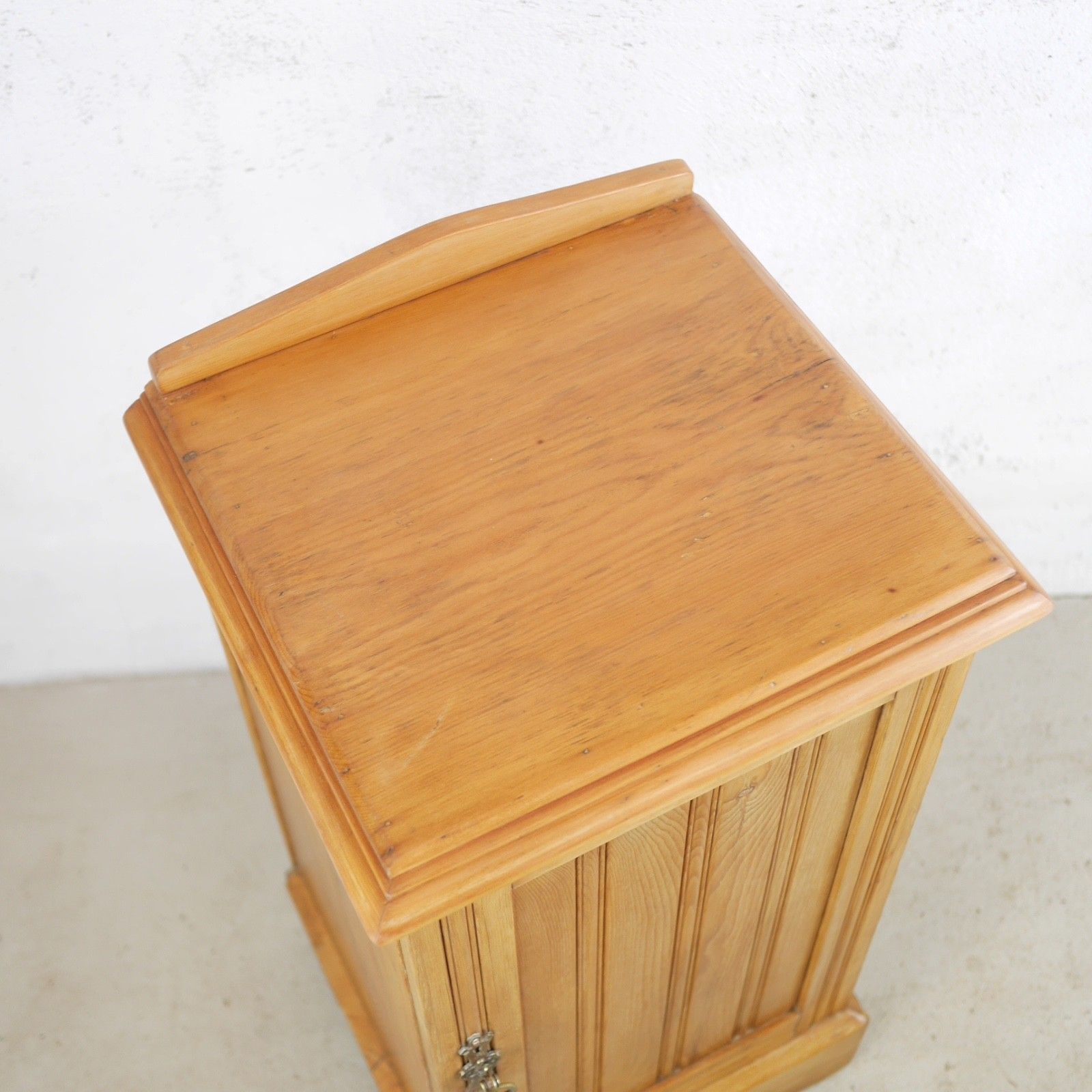 Antique Warm Satin Walnut Bedside Cabinet Pot Cupboard Nightstand Brass #103216 photo vintage