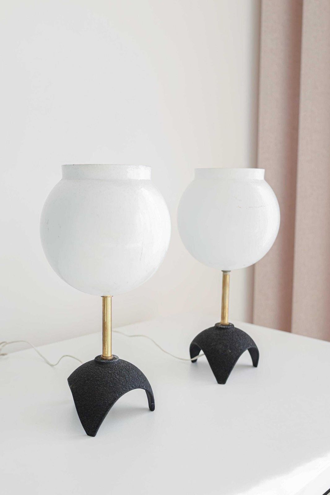 Ensemble de 2 lampes de table mid-century de style Stilnovo
