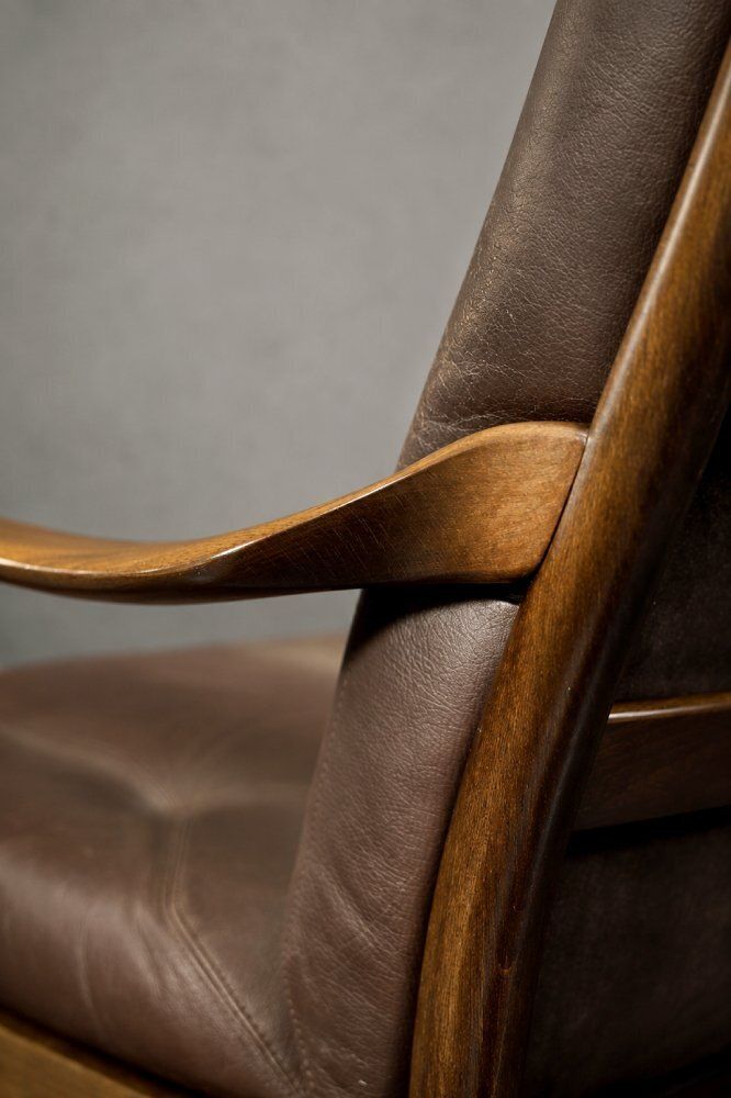 Mid-Century Deens Modern fauteuil in beukenhout en bruin leer van Farstrup Møbler, jaren 1970 photo furniture