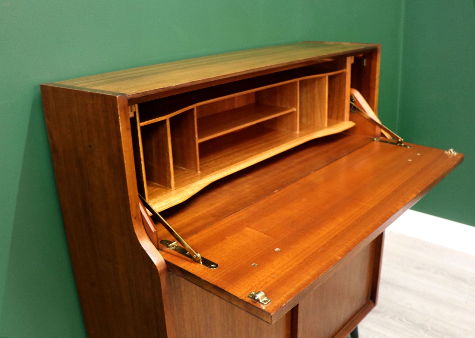 photo buy A Lovely Retro Mid Century Bureau.