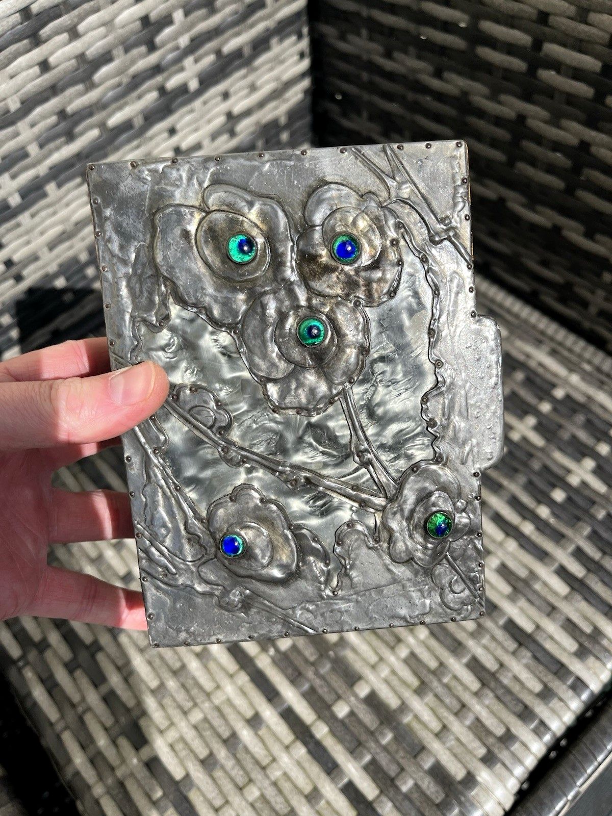 photo vintage Antique Arts & Crafts Floral Pewter Cabochon Jewelled Trinket Box Art Nouveau