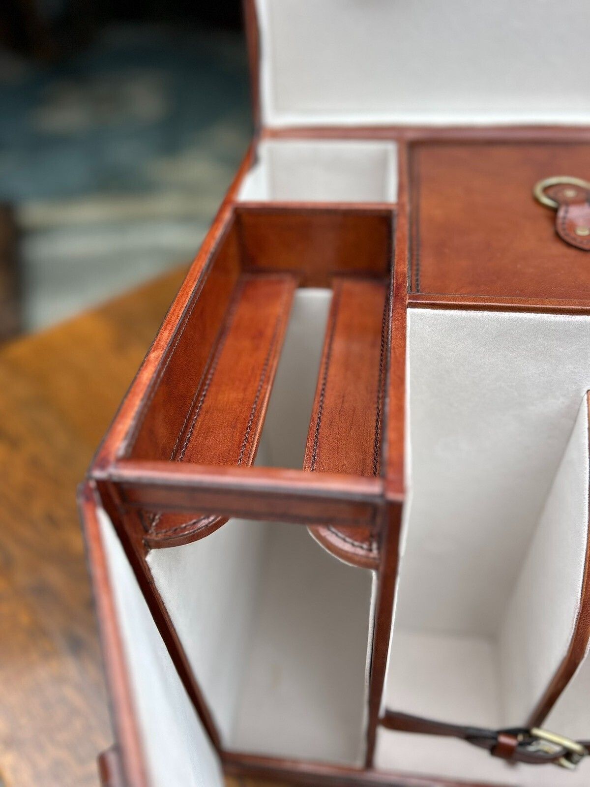 Quality Hand Crafted Antique Style Leather Campaign Portable Drinks Picnic Bar photo 350.0