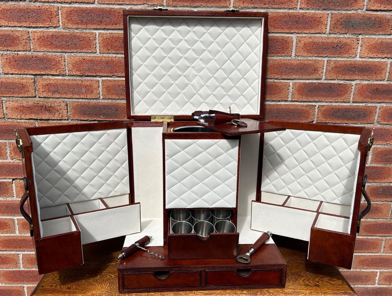 Superb Quality Hand Crafted Antique Style Leather Campaign Portable Drinks Bar photo vintage