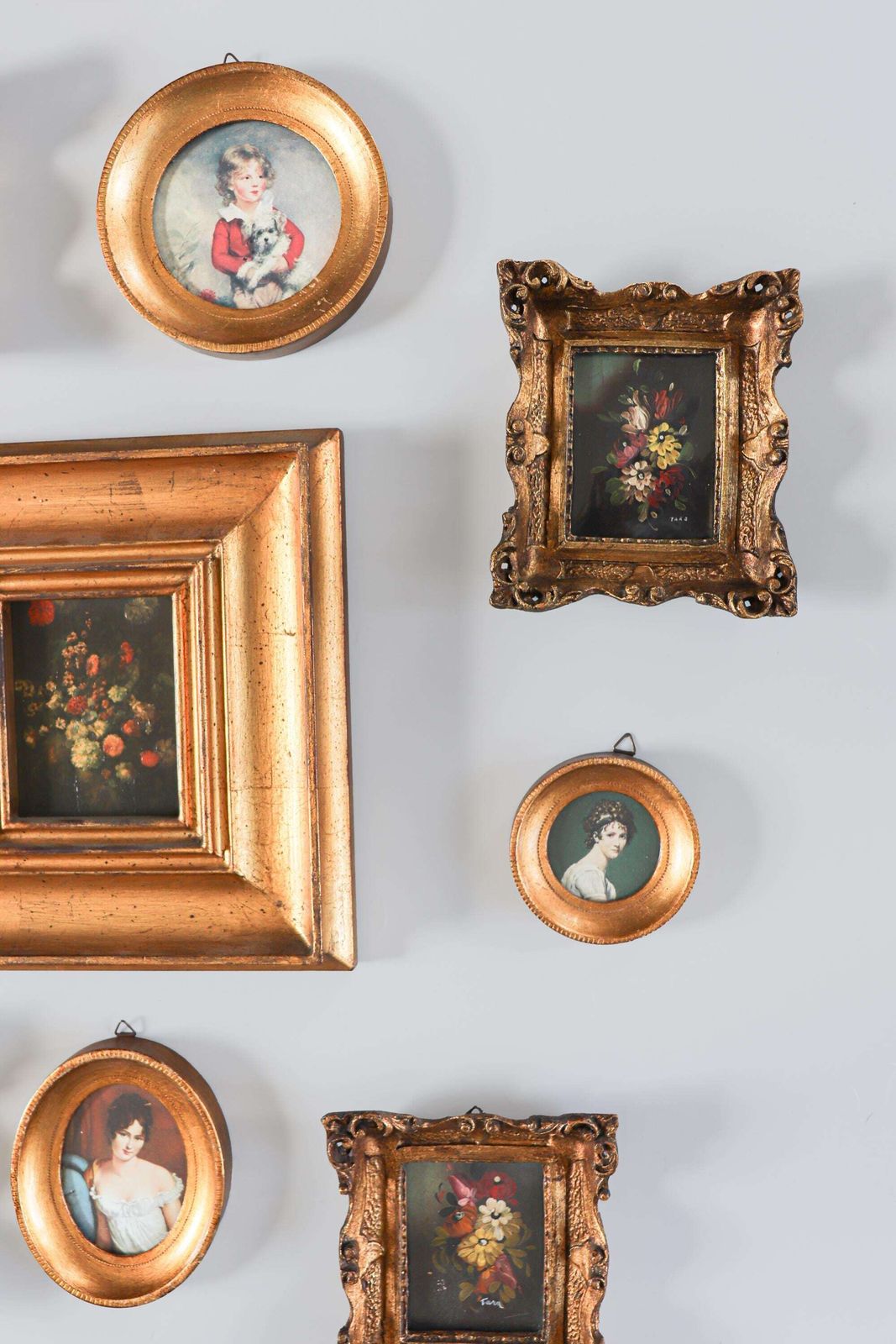 16 Vintage Italiaanse Vergulde Houten Fotolijsten, ca. jaren 1950. photo Woonaccessoires