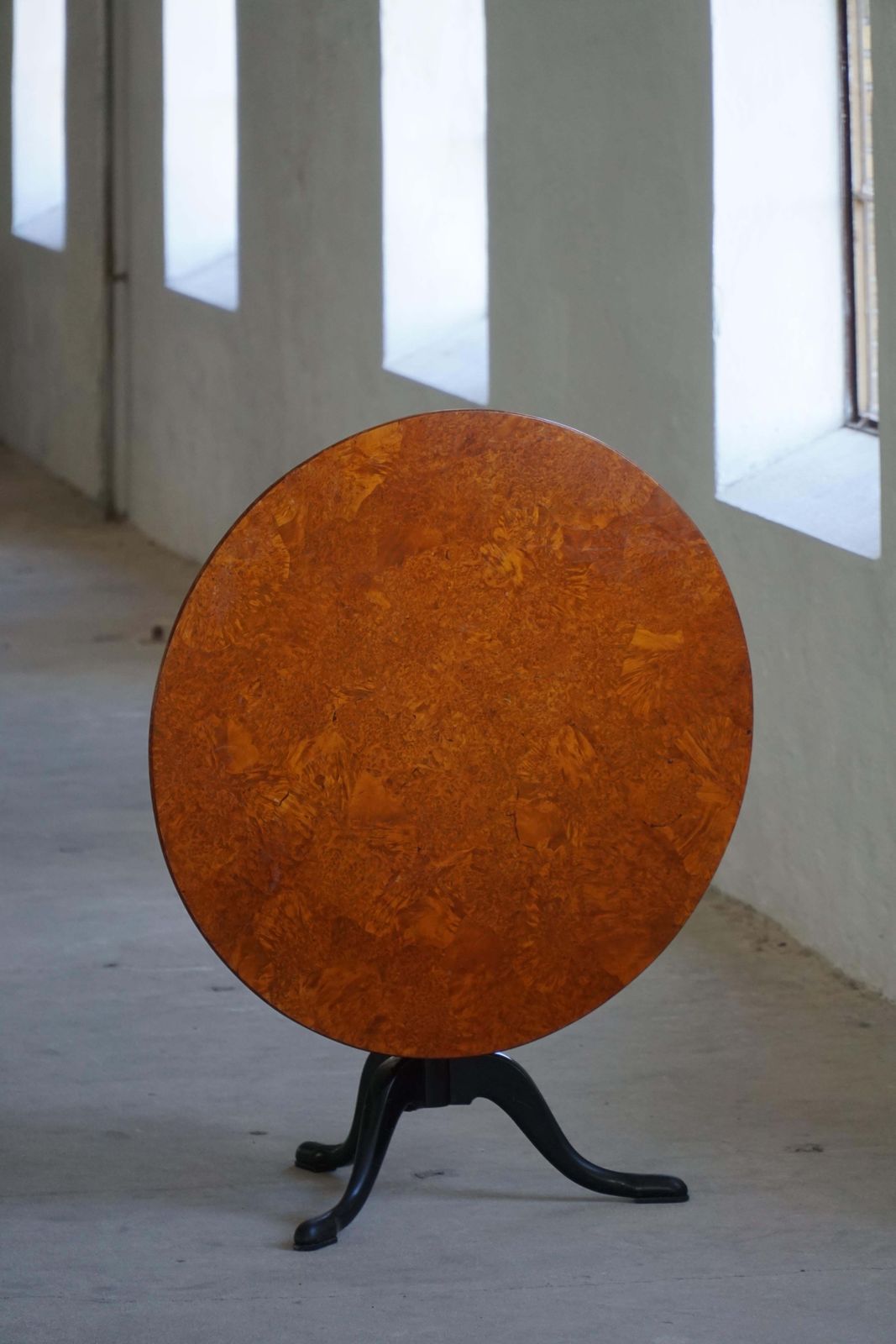 photo furniture Antique Swedish Tilt Top Occasional Table In Burl Wood Veneer, Mid 19th Century