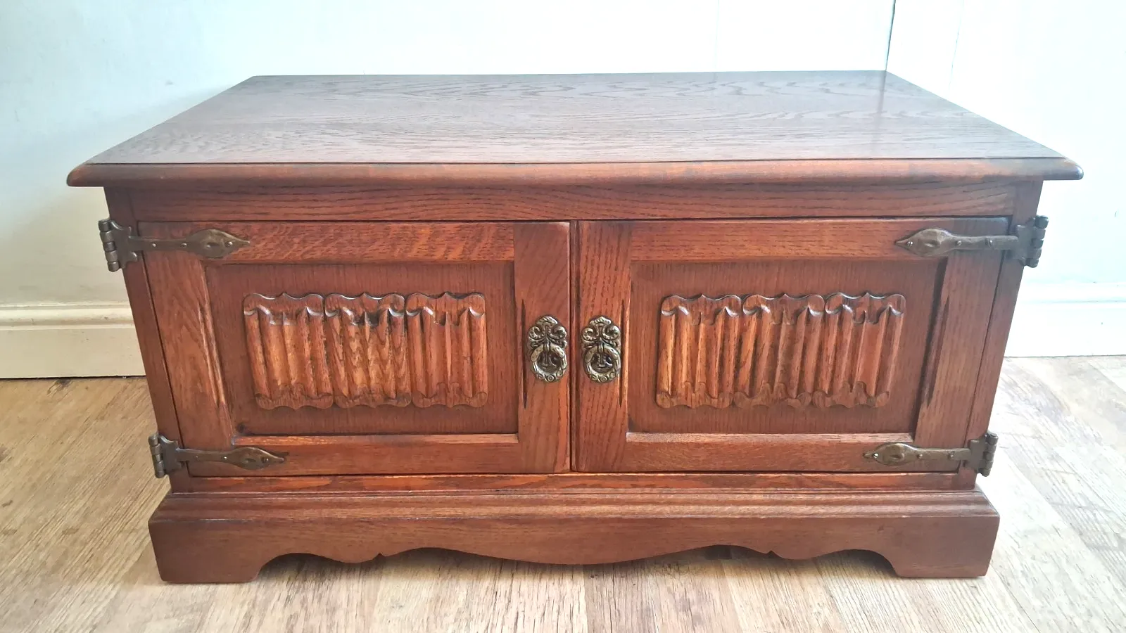 Outstanding Old Charm Solid Oak Linenfold Tv Cabinet /Media Unit photo furniture