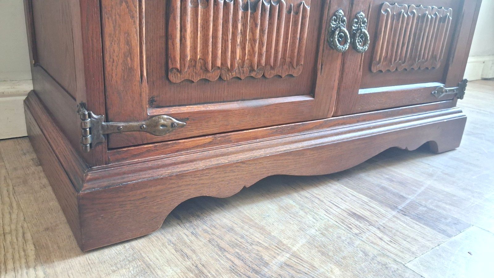 Furniture Outstanding Old Charm Solid Oak Linenfold Tv Cabinet /Media Unit photo