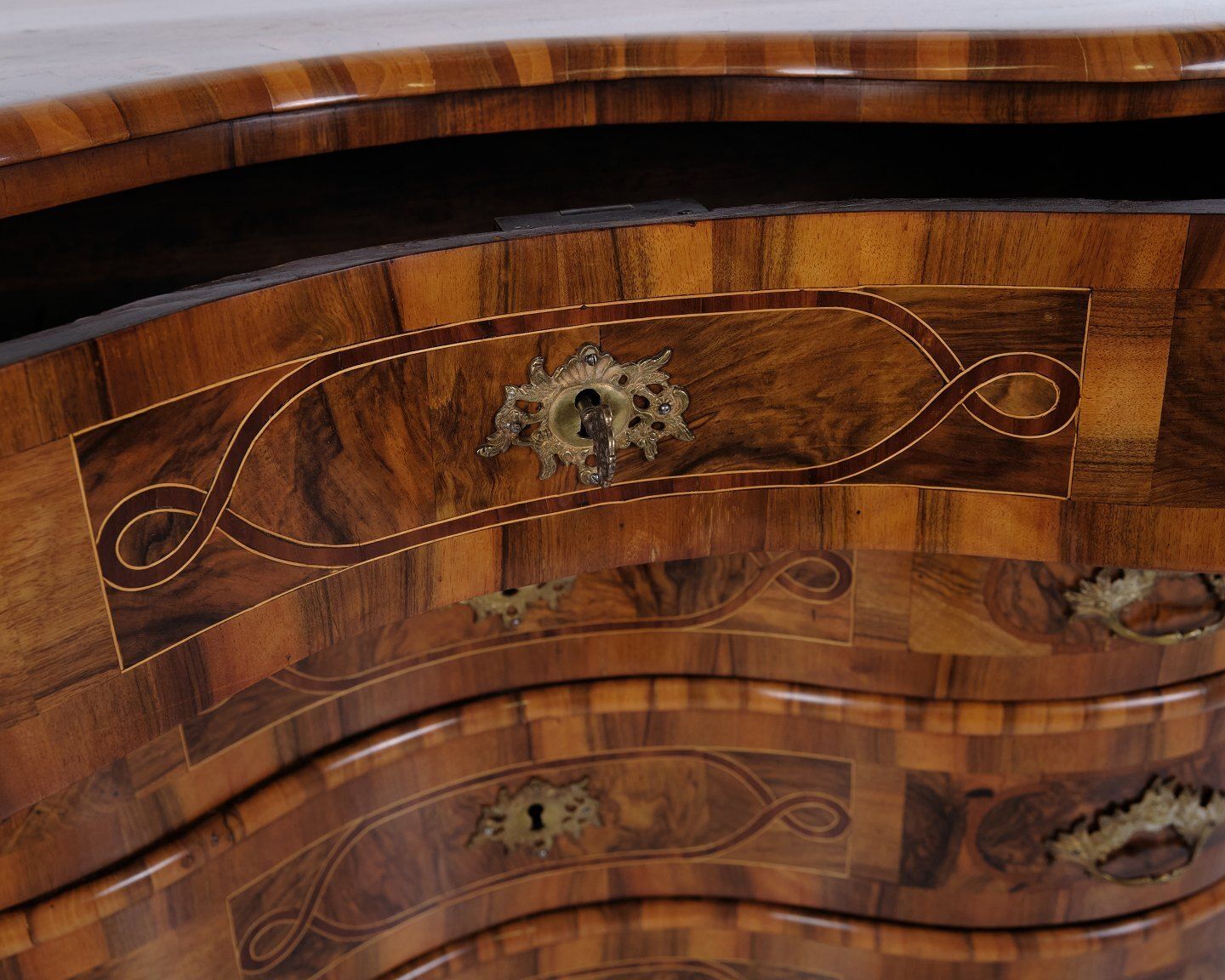 Antique Baroque Chest Of Drawers With 4 Drawers In Polished Walnut With Marquetry And Brass Handles From The 1760s photo buy