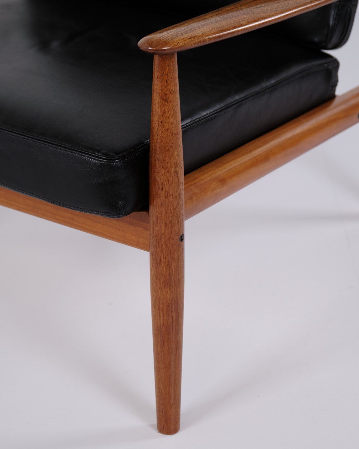 Armchair By Grete Jalk For France & Søn In Teak And Black Leather, 1960s photo vinterior