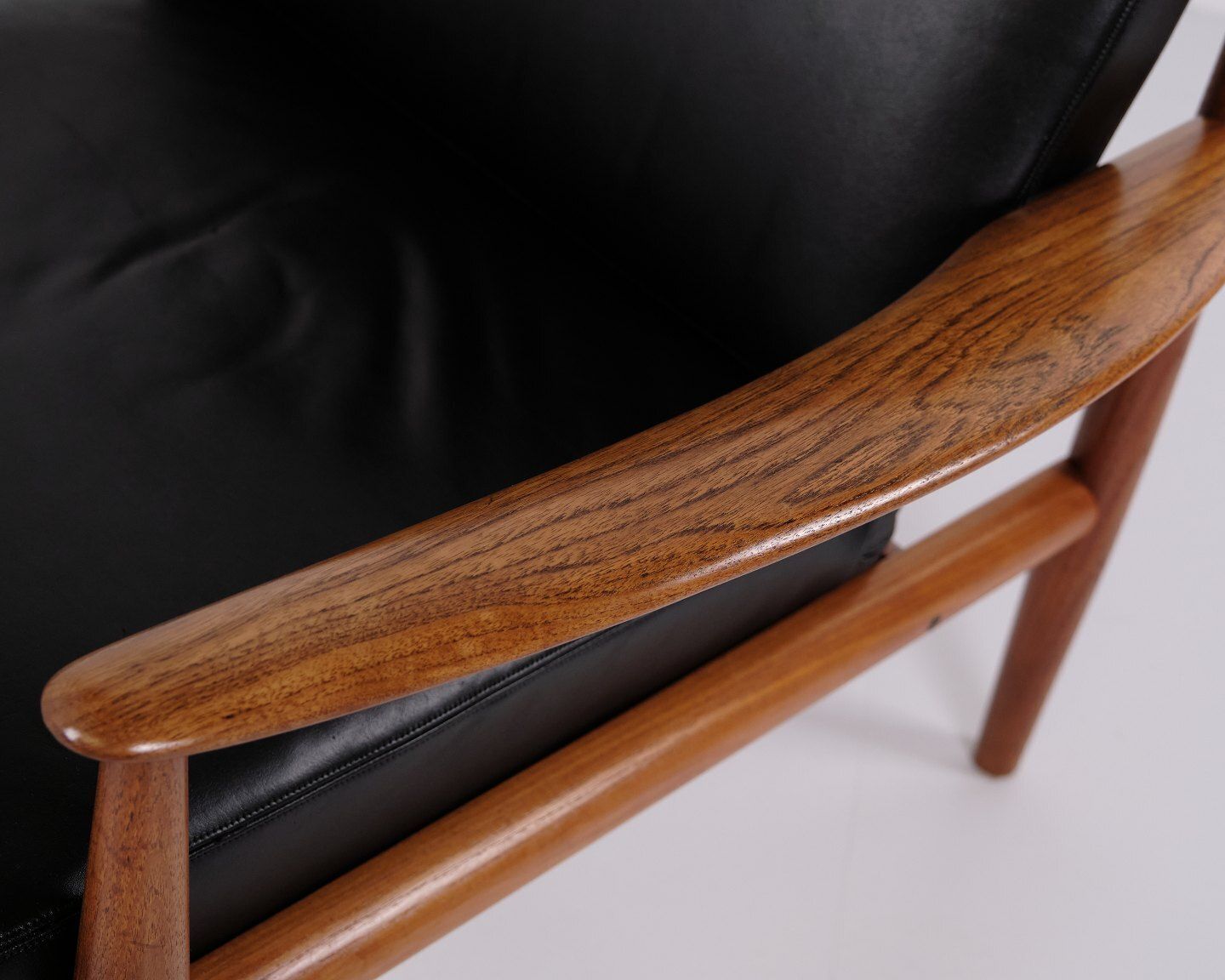 Armchair By Grete Jalk For France & Søn In Teak And Black Leather, 1960s photo vintage