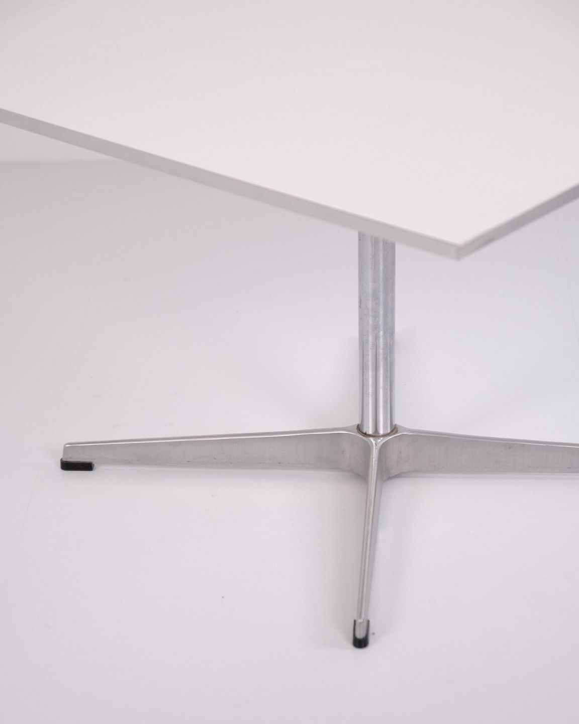 Coffee Table By Arne Jacobsen And Piet Hein With White Laminate Top And Steel Edge For Fritz Hansen photo for sale