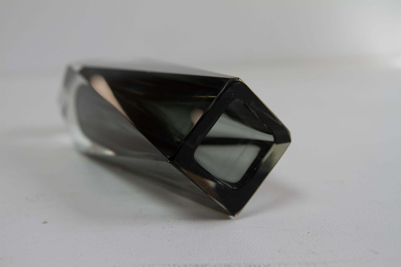 Italian Murano Faceted Sommerso Glass Vase, 1970s. photo vinterior
