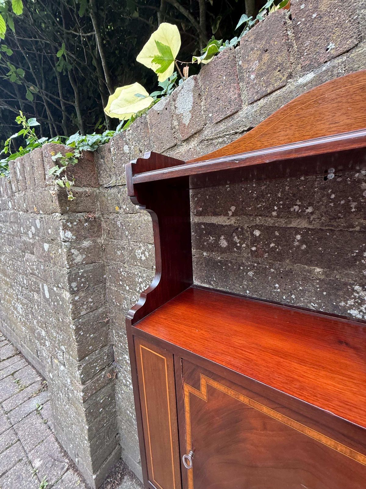 photo vinterior Superb Antique Mahogany Wall Hanging Cabinet With Inlaid Veneer And Working Lock