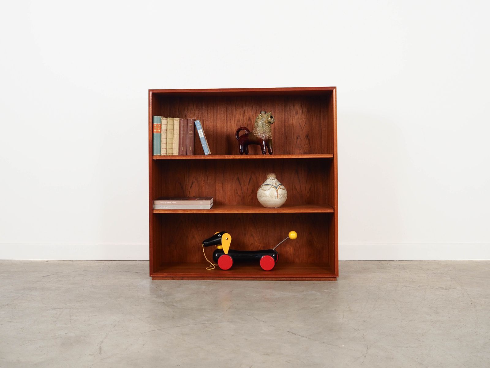 Teakhouten boekenkast, Duits design, jaren 1970, geproduceerd door RT Möbel photo furniture